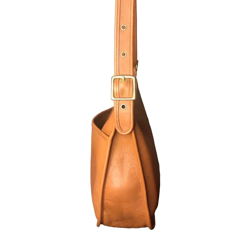 Vintage COACH Legacy Zip British Tan Glove-Tanned Leather Shoulder Bag 9966 COA